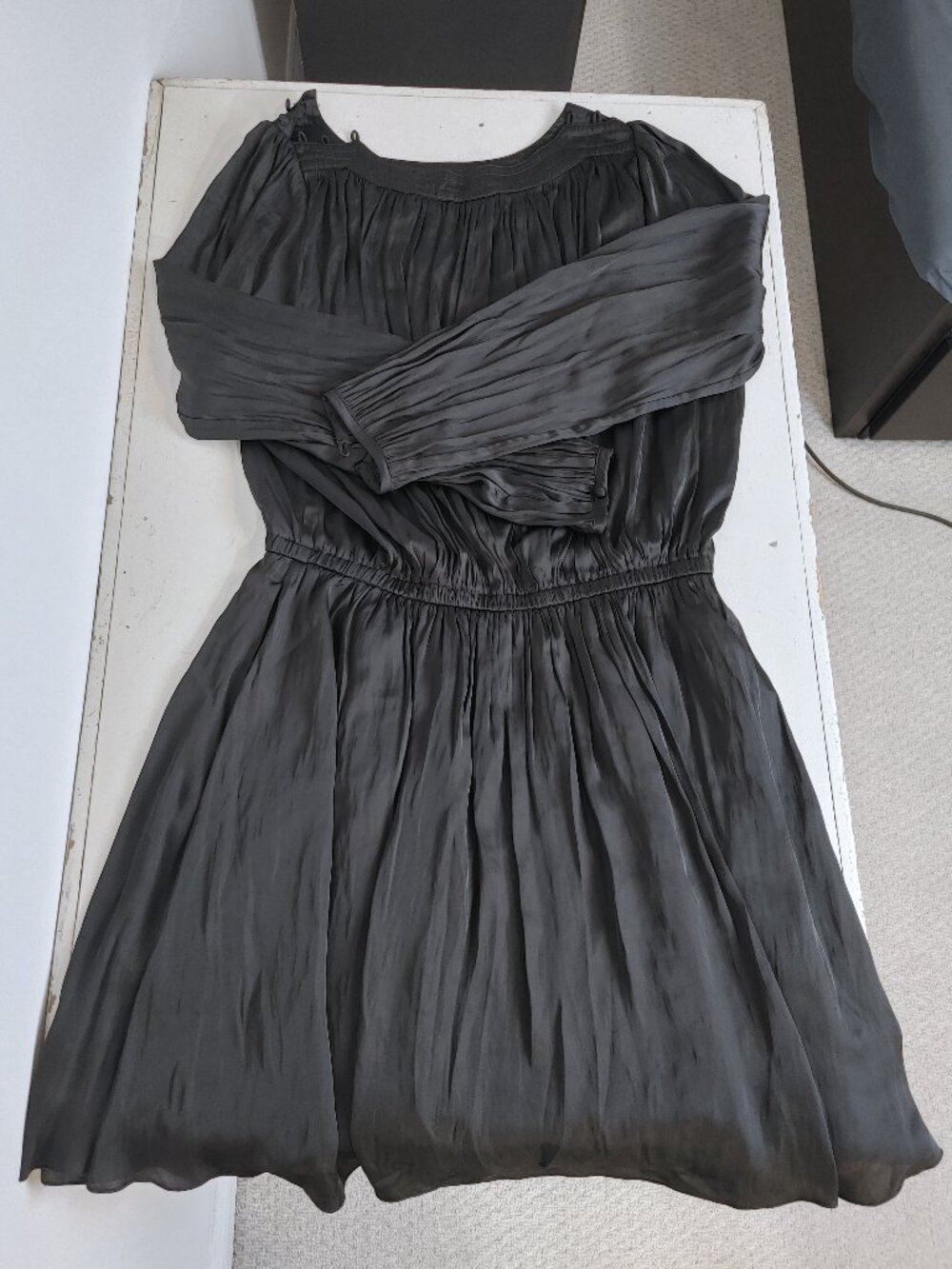 size L black Wilfred satin-style boatneck pleated long-sleeve mini dress